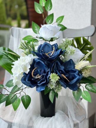 Bukiet nagrobny do wazonu z szafirowymi amarylisami